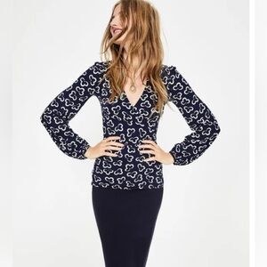 BODEN Elodie Wrap Top Size 2 Navy Blue White Floral Print‎ Fitted Shape Stretch